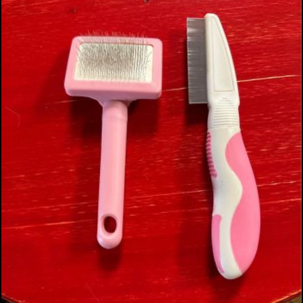 Cat/dog Brushes